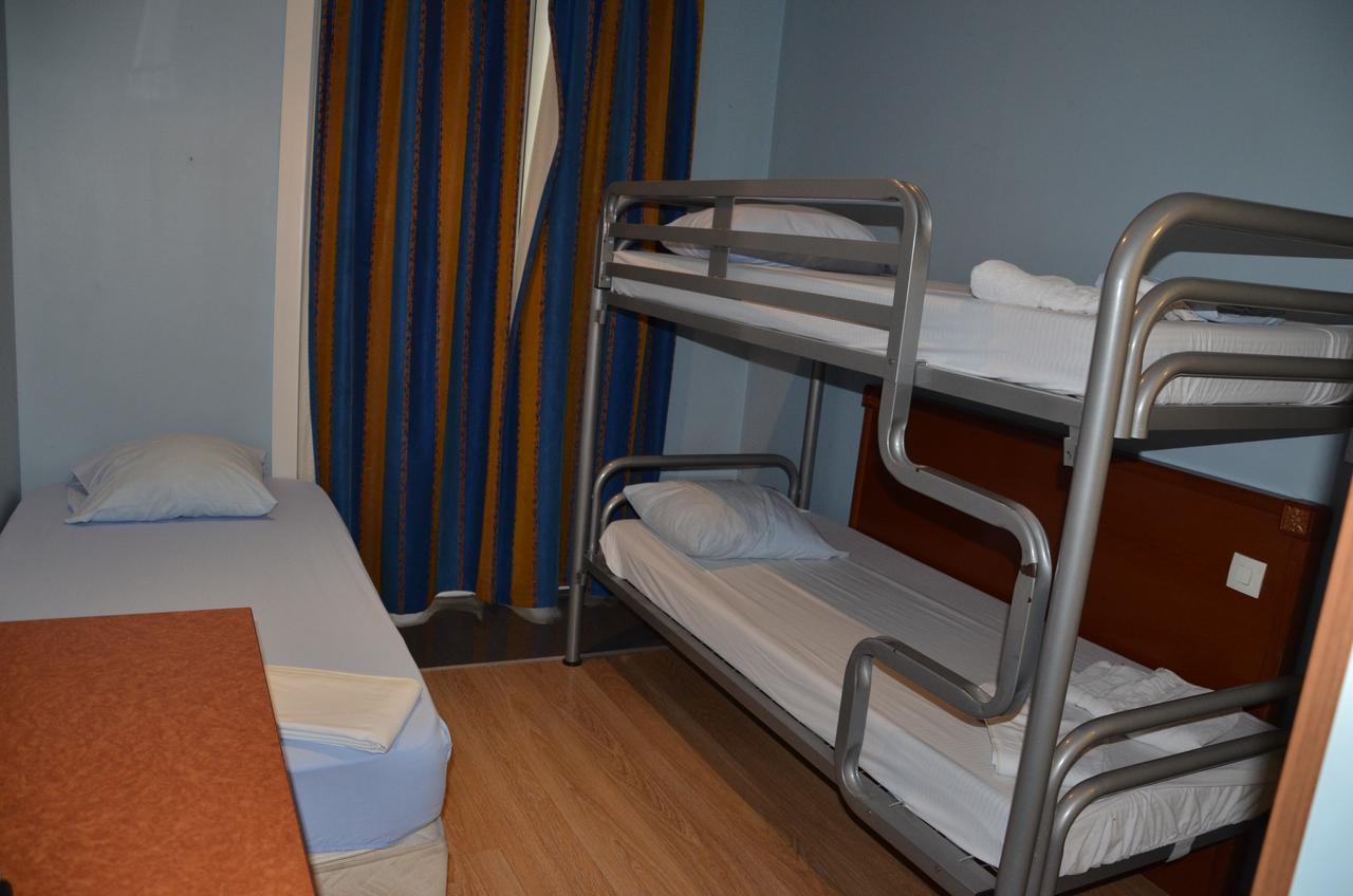 Triple Room with Private Bathroom,663933435:JPEG