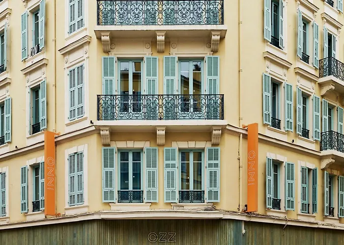 Ozz By HappycultureHostel